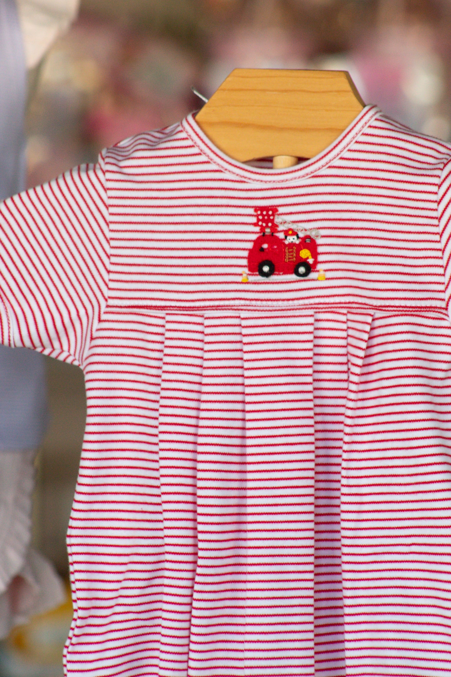 Mini Dogs to the Rescue Pleated Bubble